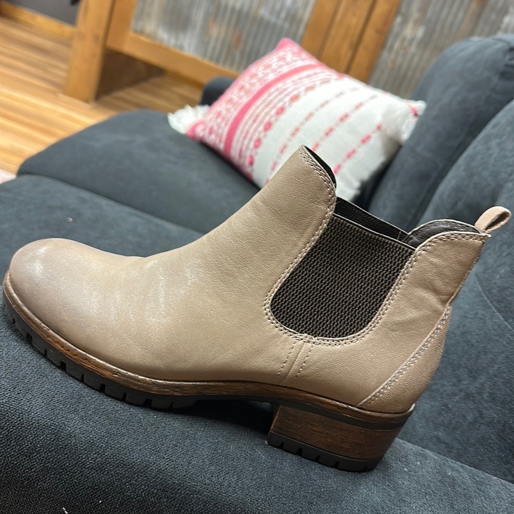 Salvia Cachet Bootie